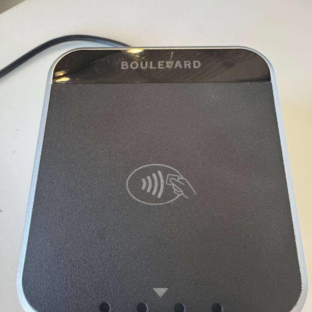 Boulevard Black Contactless Payment Terminal